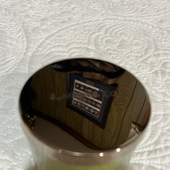 The White Barn and Slatkin Co sea‎ island cotton and island margarita candles - Picture 11 of 14